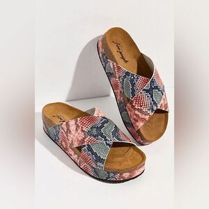 NEW Free People Sidelines  platform sandals candy snake size 39 US 9